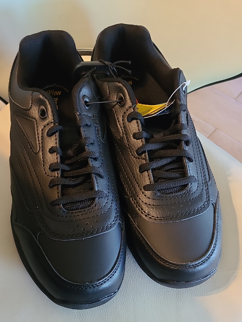 Men's Black Tredsafe Non Slip Sneakers